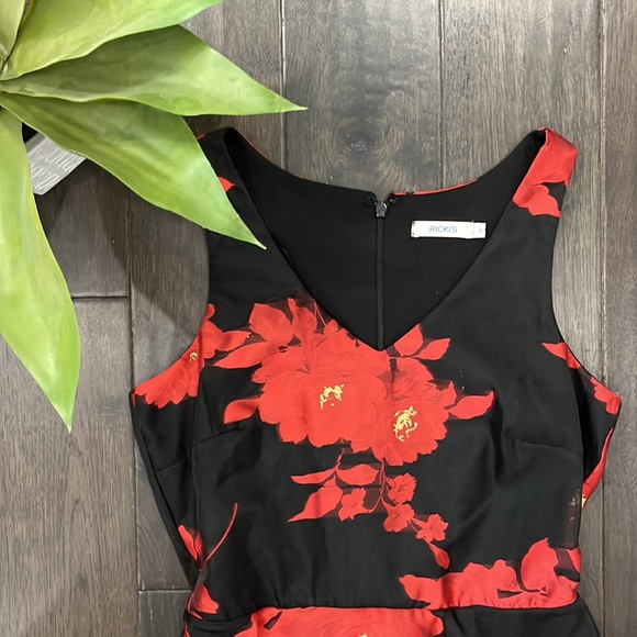 🌸 3/$25 Ricki’s | Beautiful Red & Black Dress - Picture 2 of 5